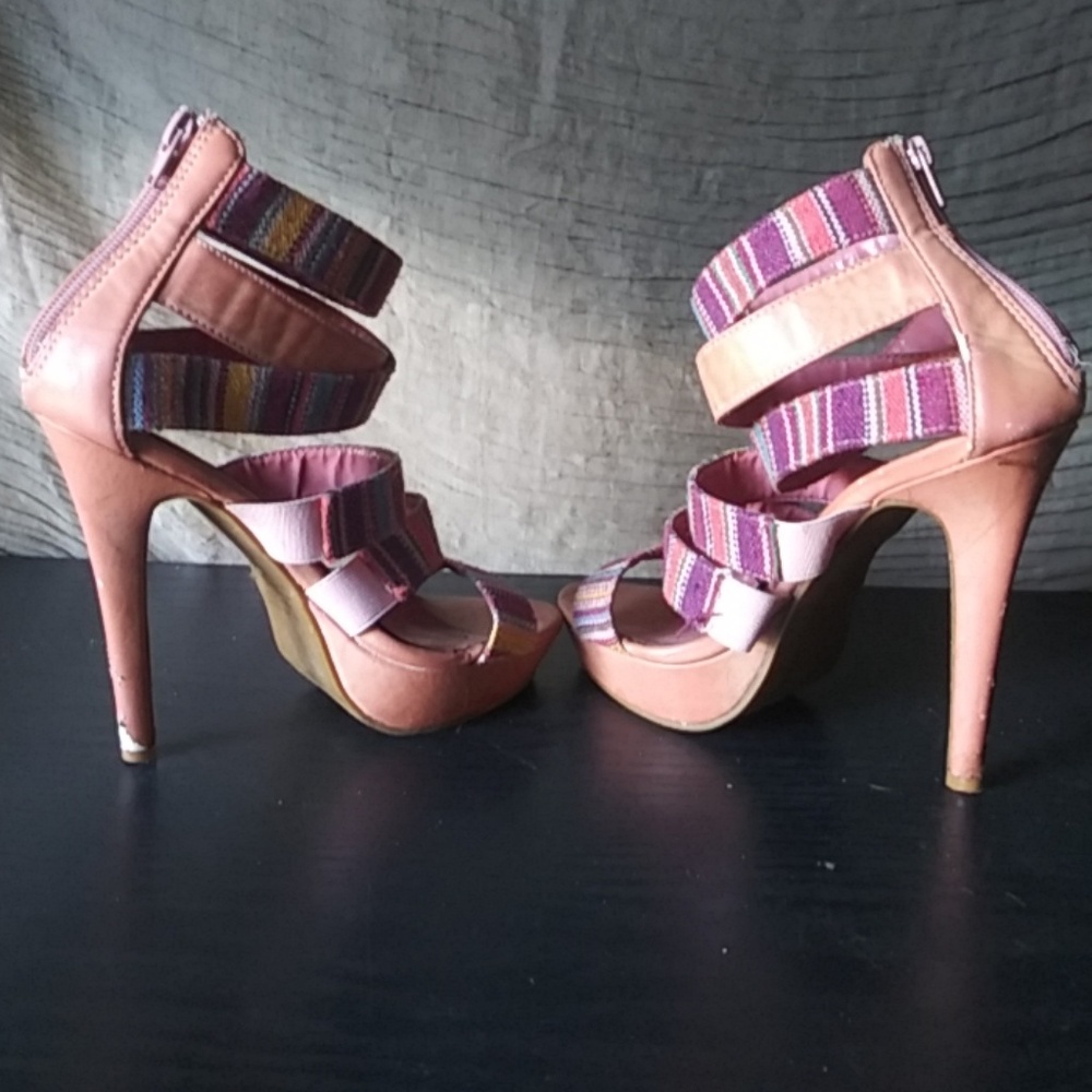 Shoes - Picture 4 of 4